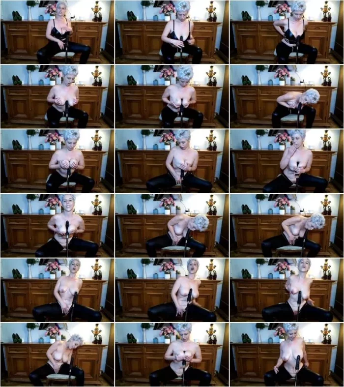MelissaDeluxe - Maul Fotzen Fick und genug Spucke fuer die Titten [HD 720p] (MDH)
