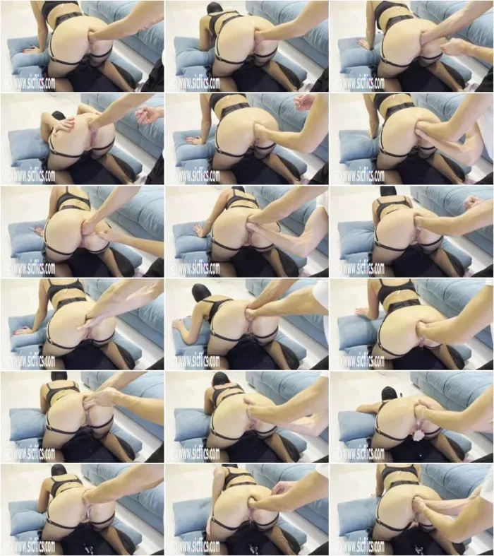 Queen Nikoletta  - Double fisting Nikolettas ass (25.12.2021) [FullHD 1080p] (Sicflics)