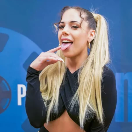 Lola Emme #2 - Bukkake [UltraHD/4K 2160p] (Bukkake)