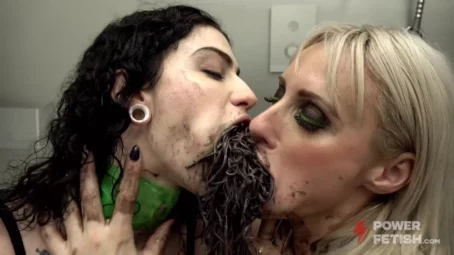 Lydia Black, Brittany Bardot - goth jelly dinner [FullHD 1080p] (PowerFetish)