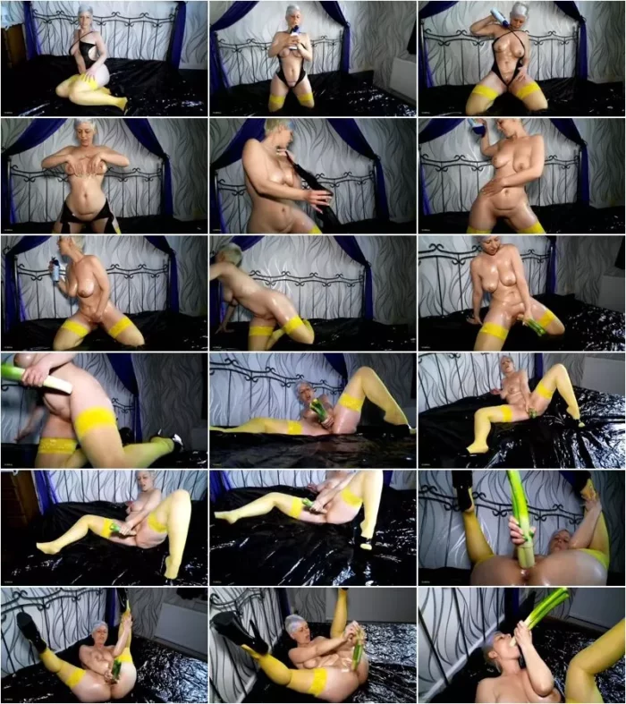 MelissaDeluxe - Ich schiebe mir einfach alles in die Fotze [HD 720p] (MDH)