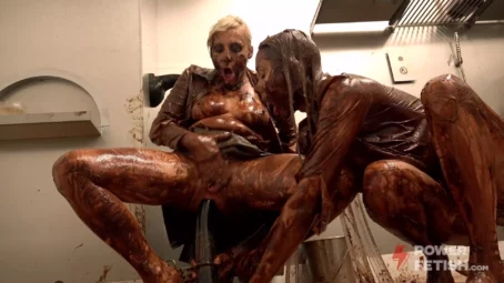 Brittany Bardot, Venera Maxima - Venera Maxima Takes Piss From Heels [FullHD 1080p] (Powerfetish)