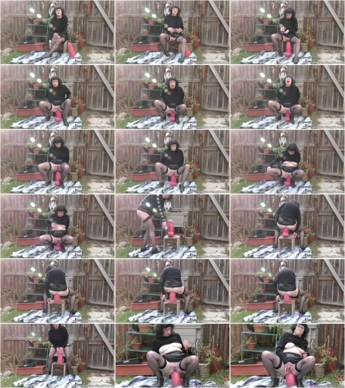 Dirtygardengirl - Dirtygardengirl backyard fucking with insane size pink dildo & anal 12.01.2023 [FullHD 1080p] (Dildo)