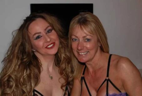 Victoria - Amateur Facials UK 2025-04-27 [HD 720p] (AmateurFacialsUK)
