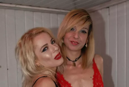 April, Sarah - Amateur Facials UK 2025-05-11 [HD 720p] (AmateurFacialsUK)