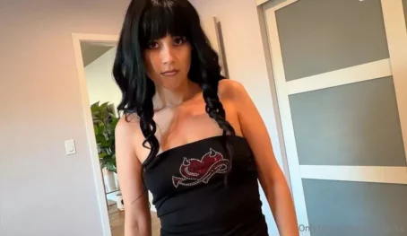 Penelope Reed - Penelope Reed - Sister's Best Friend Wants Cock [Full HD 1080p] (Household Fantasy)