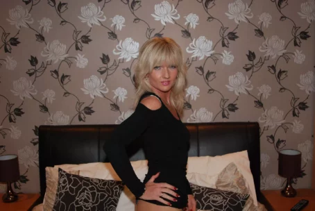 Frankie - Amateur Facials UK 2025-11-26 [HD 960p] (AmateurFacialsUK)