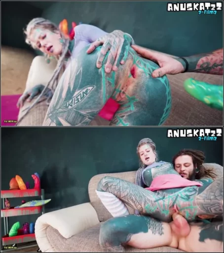 Anuskatzz - Tatowierter hippie fickt sich mit dildo mit grossem schwanz anal [FullHD 1080p] (MDH)