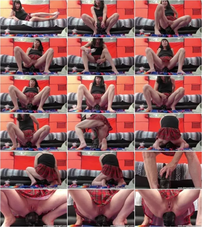 DirtyGardenGirl - Gnome fuck DirtyGardenGirl in the ass in tent, huge dildo & anal prolapse - 21-10-2025 [FullHD 1080p] (Dildo)