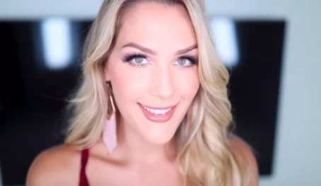 Savvy Suxx - Savvy Suxx - Amateur A11ure Introduces Savvy Suxx, a Beautiful Blonde Loves it When a Guy Uses Her Mouth [Full HD 1080p] (AmateurA11ure)