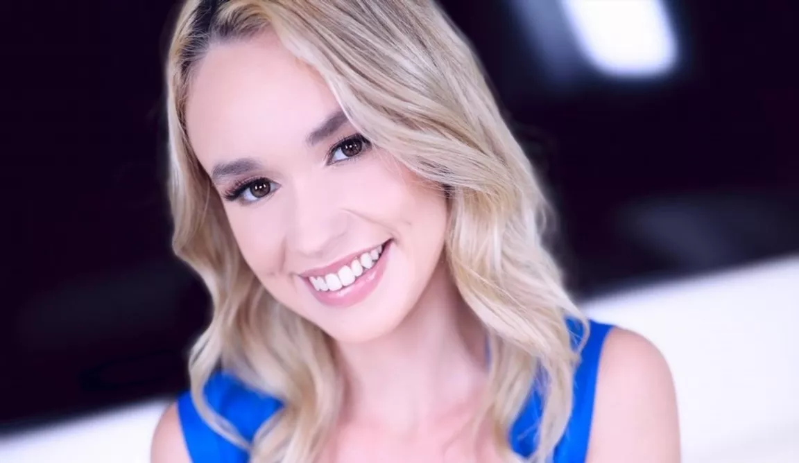 Khloe Kingsley – Khloe Kingsley – Amateur A11ure Introduces Khloe Kingsley, A Tall Thin Blonde Swallows For The First Time [Full HD 1080p] (AmateurA11ure)