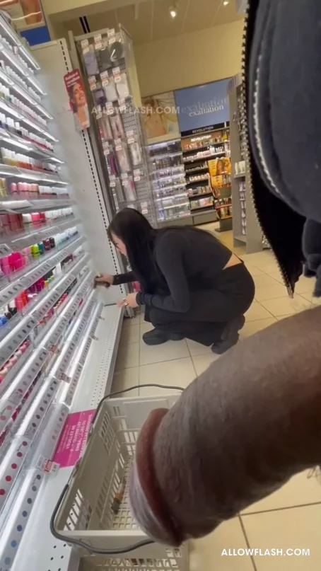 lessymat - Hot saleswoman at the cosmetics store [SD 1920p] (Interracial)