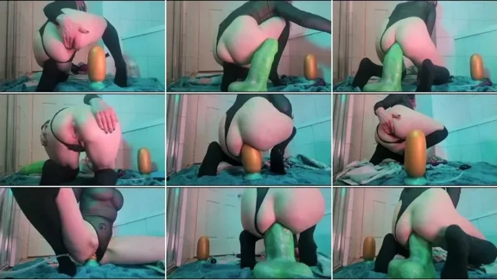 Screenshot 3 from AlexBreeCooper – Training her ASSHOLE with GOLIATH leaves her with huge GAPE 15.05.2023 [HD 720p] (Dildo)