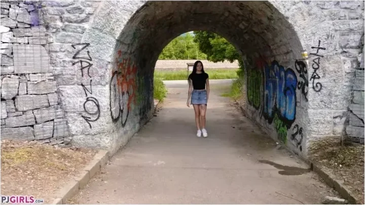 SYDNEY LOVE – 2023-05-19 – In Public [FullHD 1080p] (Pj Girls)