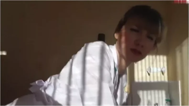 Screenshot 1 from KatiesClub – Krankenschwester untersucht Schwanz [HD 720p] (MDH)
