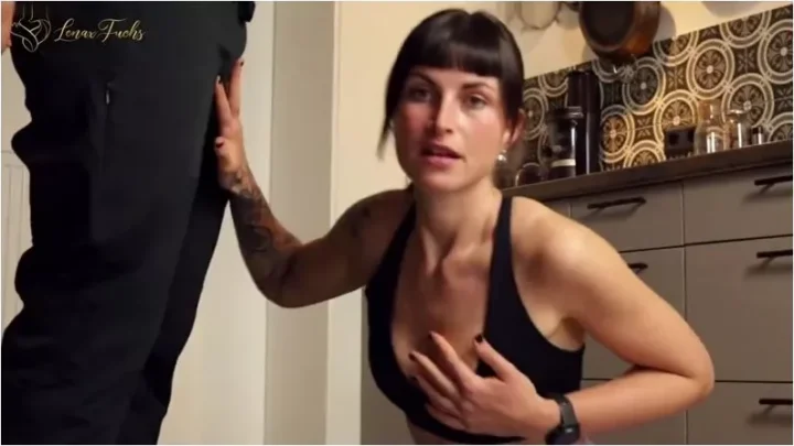 LenaxFuchs – Quickie bevor es zu den schwiegereltern geht, oder In geiler Leggings durch gefickt [FullHD 1080p] (MDH)