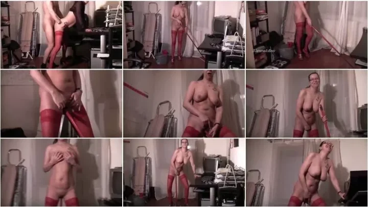 Screenshot 3 from naturalchris – Schwanz vom Chef und den Besenstiel GEFICKT [HD 720p] (MDH)