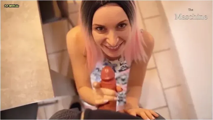 The_Maschine – Frische 18 und ihr erster Orgasmus [HD 720p] (MDH)