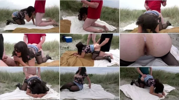 Screenshot 2 from Marion – CREAMPIE FUCK FEST ON A PUBLIC BEACH ep.1 [FullHD 1080p] (Cumdrinkingwife)