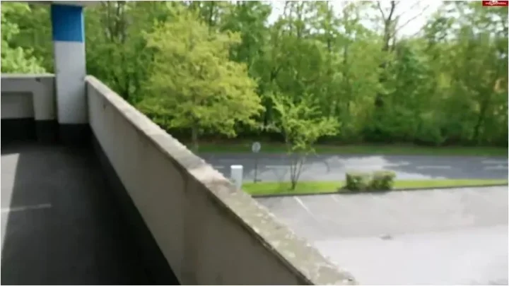 Screenshot 1 from geil-poppen – IM PARKHAUS SEIN SPERMA RAUS GEBLASEN [FullHD 1080p] (MDH)