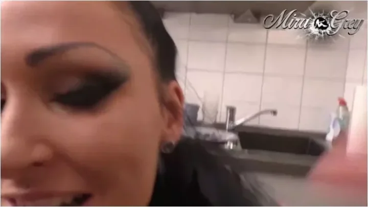 Mira-Grey – Latex-Bitch – Geile Fotzen Dehnung [HD 720p] (MDH)