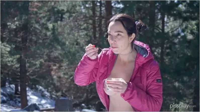 Ema Lee – 2023 03 24 Piss Whore In The Snow [FullHD 1080p] (Piss)