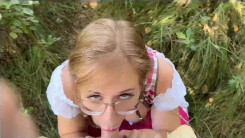 Play video: MikaNox – Bin ich ein Oktoberfest-Luder – Hab mich einfach abschleppen lassen [FullHD 1080p] (MDH)