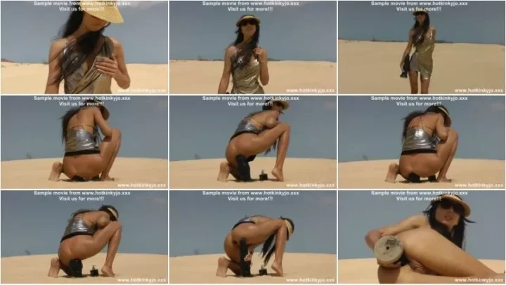 Screenshot 1 from Hotkinkyjo – Hotkinkyjo in gold dress take big black dildo from mrhankey in ass the sandy dunes & anal prolapse – BONUS VIDEO 11.11.2024 [FullHD 1080p] (Dildo)