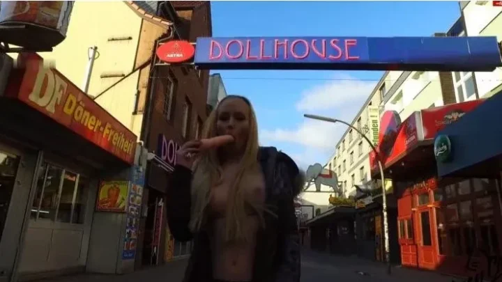 Screenshot 1 from Lucy-Cat – SUPER-PUBLIC – DILDOACTION auf der GROssEN FREIHEIT [FullHD 1080p] (MDH)