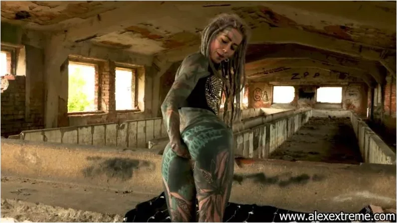 Play video: Anuskatzz  – Anuskatzz self anal fisting & prolapse in ruined cellulose factory 13.12.2024 [FullHD 1080p] (Alex Extreme)