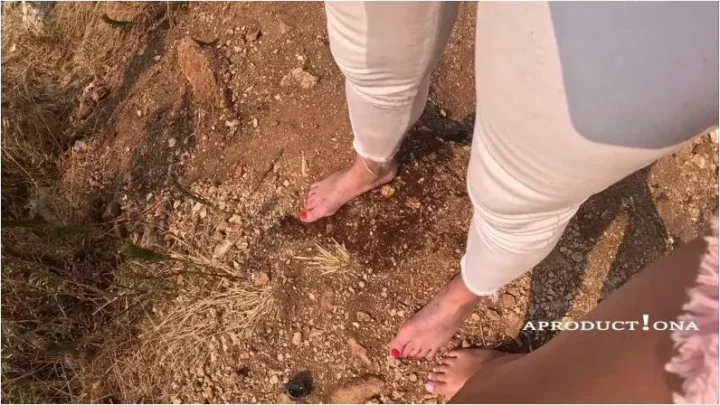 Screenshot 1 from Aproduct!onA – Wetting Jeans Together On a Barefoot Hike [UltraHD/4K 2160p] (Pissing)