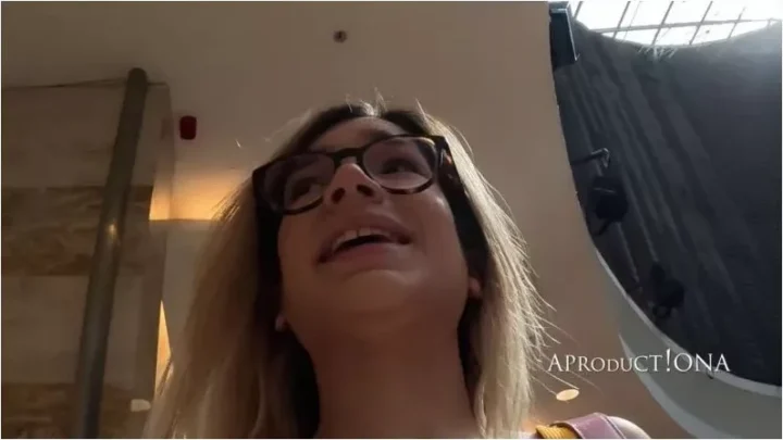 Aproduct!onA – Wetting In The Shopping Mall [UltraHD/4K 2160p] (Pissing)