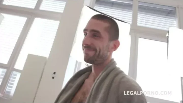 Screenshot 1 from May Thai, Kira Thorn – Behind the scenes GIO334 [HD 720p] (LegalP0rno)