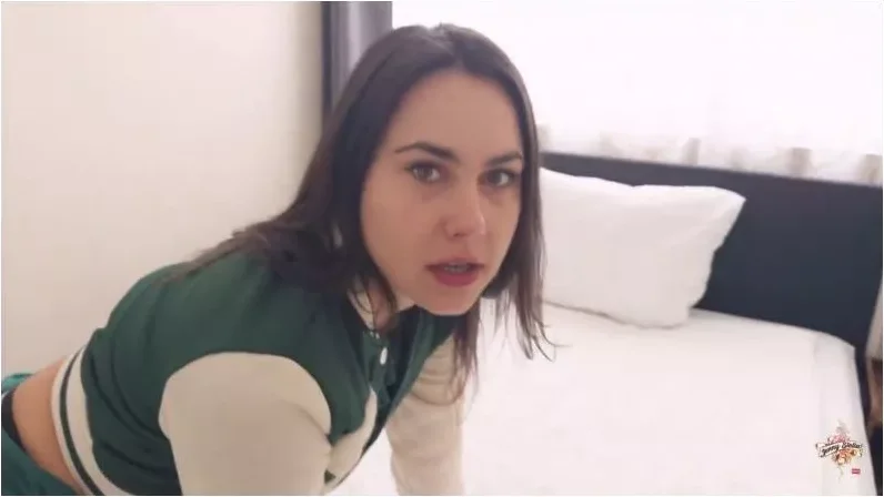 Play video: Jenny_Stella – Willkommen bei Jennys mega versauten SCHULMADCHEN-TAXI – GERNE auch mit 3-LOCH-TARIF [FullHD 1080p] (MDH)