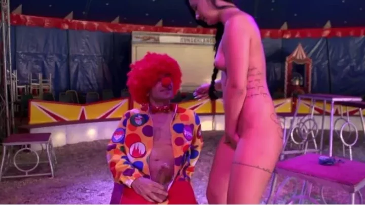 Mia Hotcore, Lilly Fox – Mia Hotcore Vs Lilly Fox – Wer ist grosste Deutsche Dreckssau [HD 720p] (MDH)