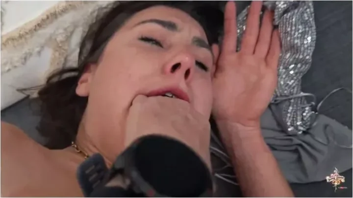 Screenshot 1 from Jenny_Stella – 100 Prozent PRIVAT – PRIVAT bin ich noch versauter – Deine DEVOTE SCHLAMPE und ANAL- und MUSCHICREAMPIE [FullHD 1080p] (MDH)