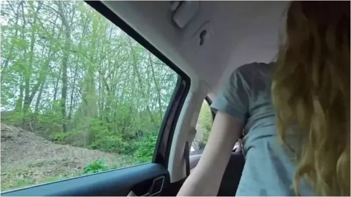 Screenshot 1 from Bikergirl_97 – Wanderung endet mit Autofick und wir wurden erwischt [FullHD 1080p] (MDH)