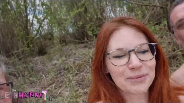 DieEinhornWG – Amateur Milf fickt und abspritzt im Mund am See – Mona aus der Einhorn [FullHD 1080p] (MDH)