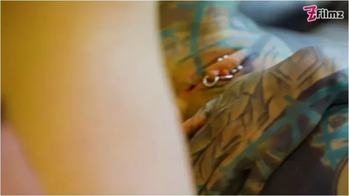 7-Filmz – Anuskatzz wird nach dem Tattowieren vom Kunden Hart Anal belohnt [FullHD 1080p] (MDH)