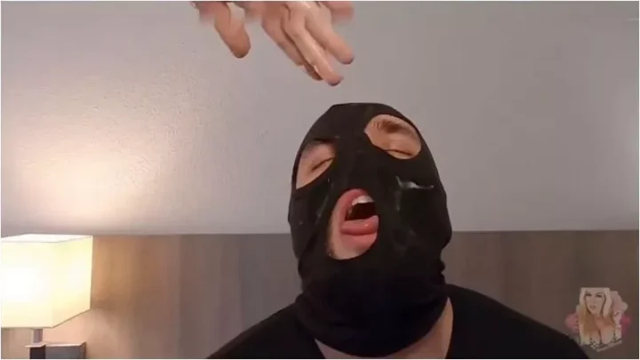Screenshot 1 from SteffiBlond – MEIN ERSTER USER FICK und SKALVE mit der GEILEN WET WONDER – zu krass fur die normale Welt [HD 720p] (MDH)