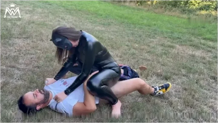 Screenshot 1 from Wet-Wonder – Wetlook Catsuitfick Fremder SCHWANZ Outdoor ABGEFICKT und GESICHTSBESAMUNG [FullHD 1080p] (MDH)