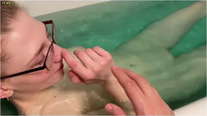 FinaFoxy – Nie hab ich meine Ruhe – Stepro greift mich beim Baden ab [FullHD 1080p] (MDH)