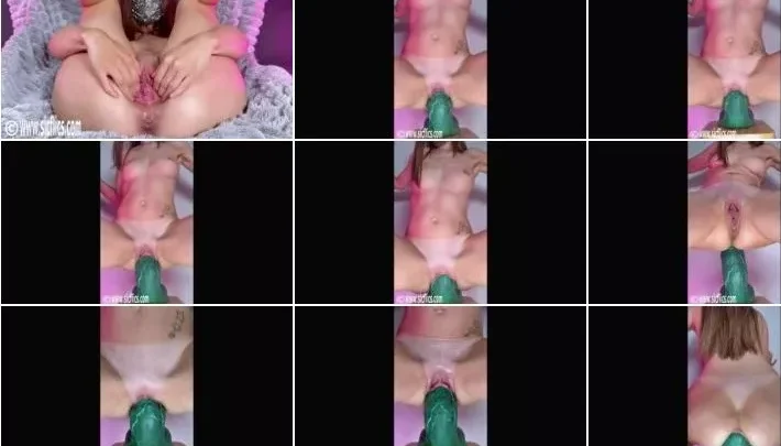 Screenshot 3 from IvyStretch – Ivy devours XXL Hulk dick 13.10.2025 [FullHD 1080p] (Sicflics)