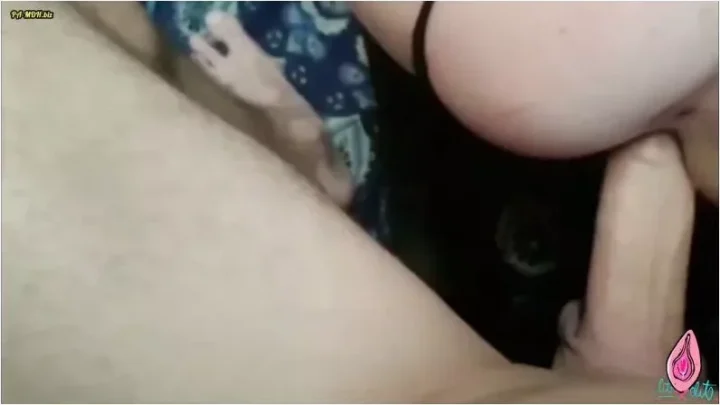 Screenshot 1 from Litclit – Versaute Stiefschwester zeigt ihr neues Buttplug und bekommt Anal Creampie [FullHD 1080p] (MDH)