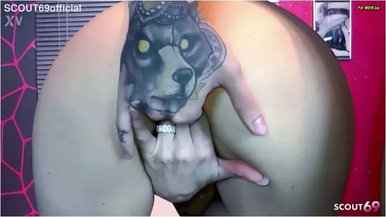 Play video: JuliaPink – Einen tatowierten User besucht – Intensives Rimming vor seinem ersten Anal Fick [FullHD 1080p] (MDH)