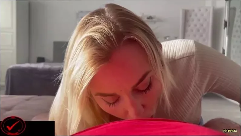 Play video: DerPornoBeamte – Geburtstags-Facial fur Larissa – Volle Ladung ins Gesicht [FullHD 1080p] (MDH)