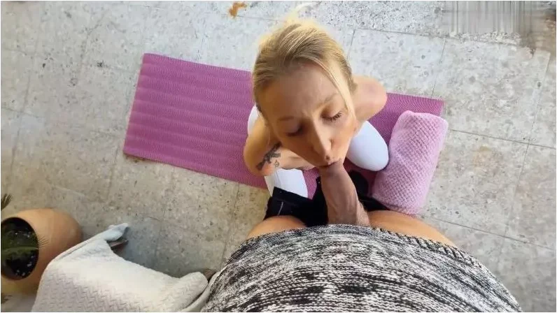 Play video: Taiga_LaLoca – Stief-Daddy Uli (49) fickt mich mitten auf der Terrasse tief in den Arsch [FullHD 1080p] (MDH)
