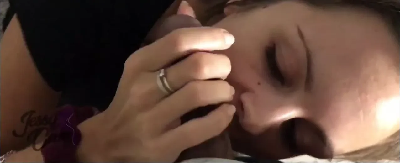 Play video: Arya_LaRoca – Krasse Wette!! Fremdfick + Creampie unter 3 Minuten?! [HD 720p] (MDH)