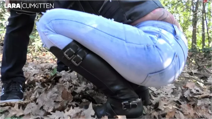 Lara-CumKitten – Public Fick in Jeans und Stiefeln – Spermawalk mitten im Stadtpark [FullHD 1080p] (MDH)