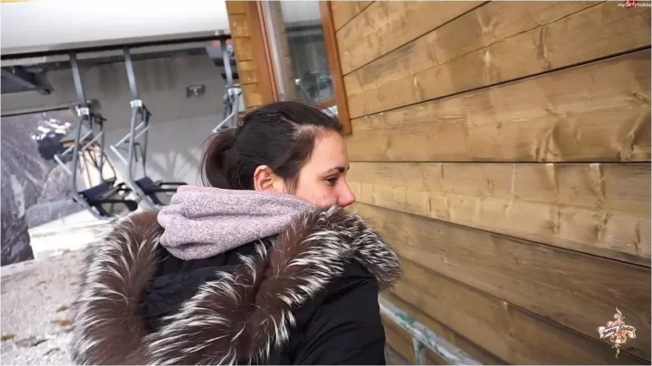 JennyStella – Zu wenig Schnee! Dafur dann ein Quickie am Skilift! [FullHD 1080p] (MDH)